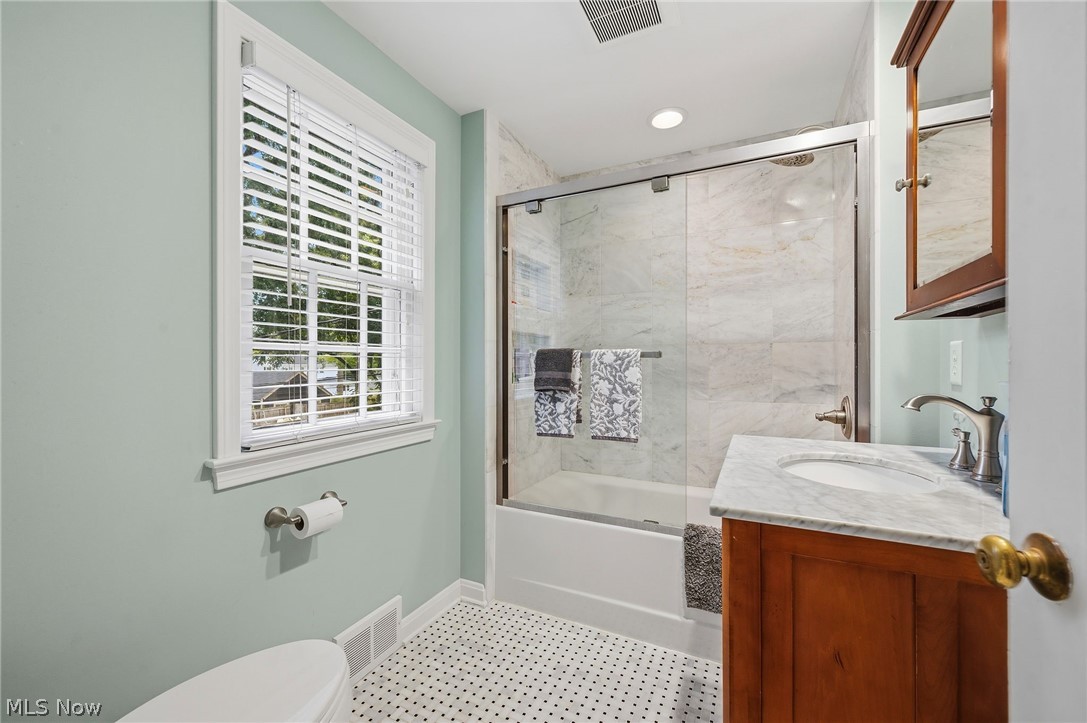 304 Castle Boulevard Property Photo 34