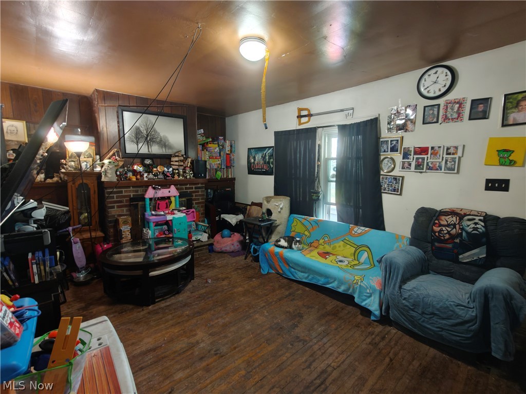 1135 Oak Avenue Nw Property Photo 3