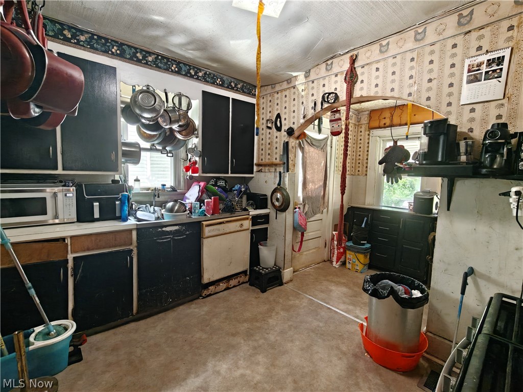 1135 Oak Avenue Nw Property Photo 4