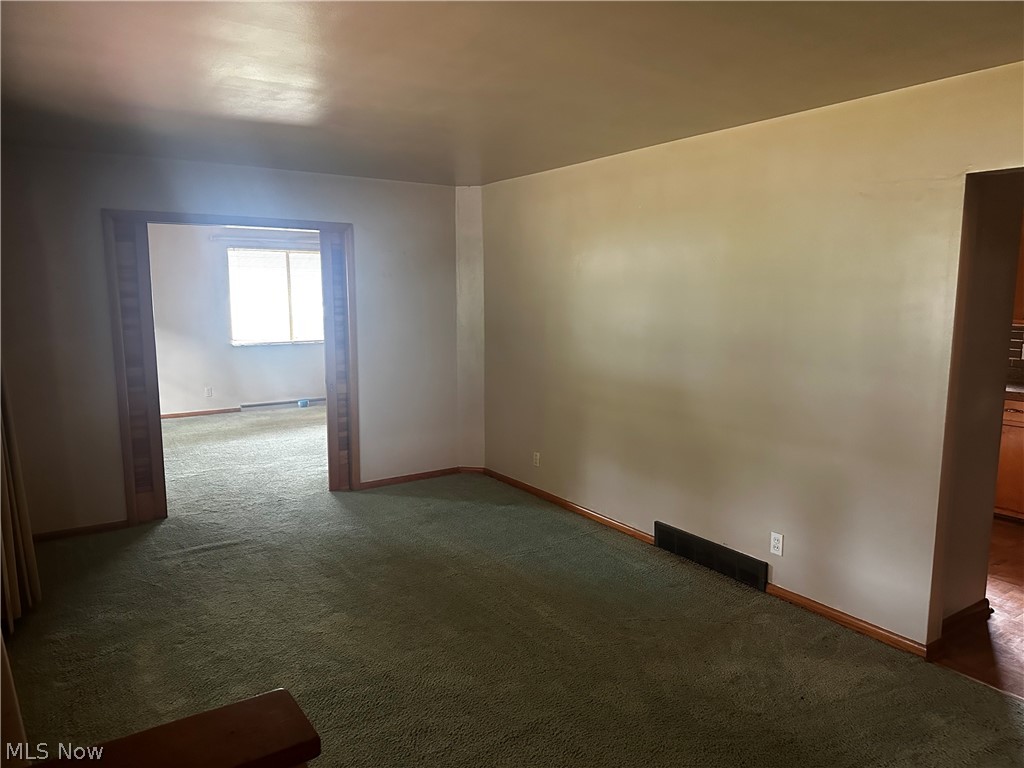 182 Wayne Avenue Property Photo 4