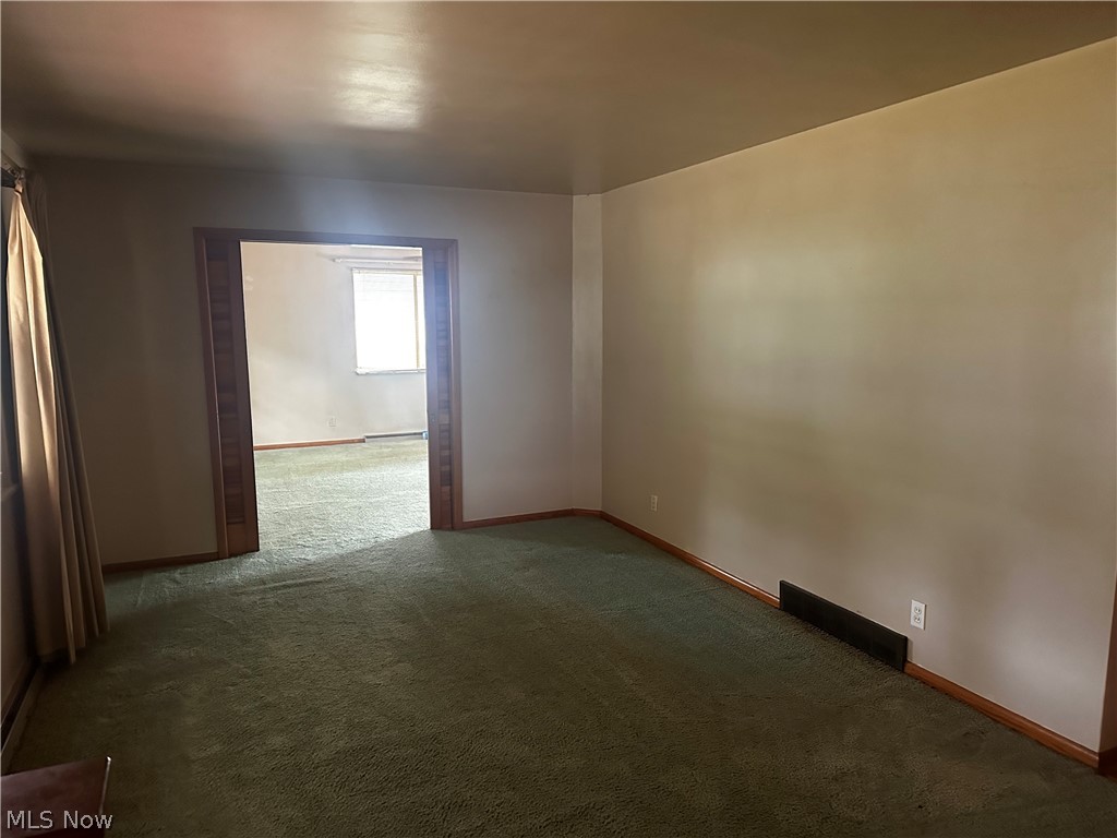 182 Wayne Avenue Property Photo 5