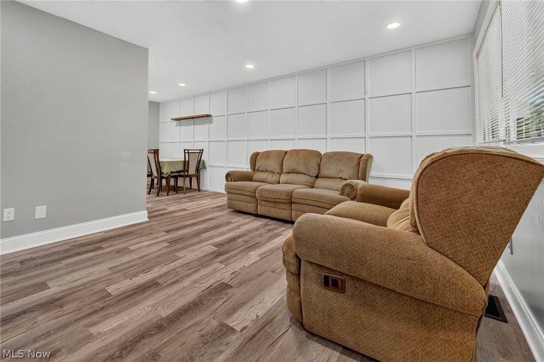 2514 Regentview Street Ne Property Photo 7