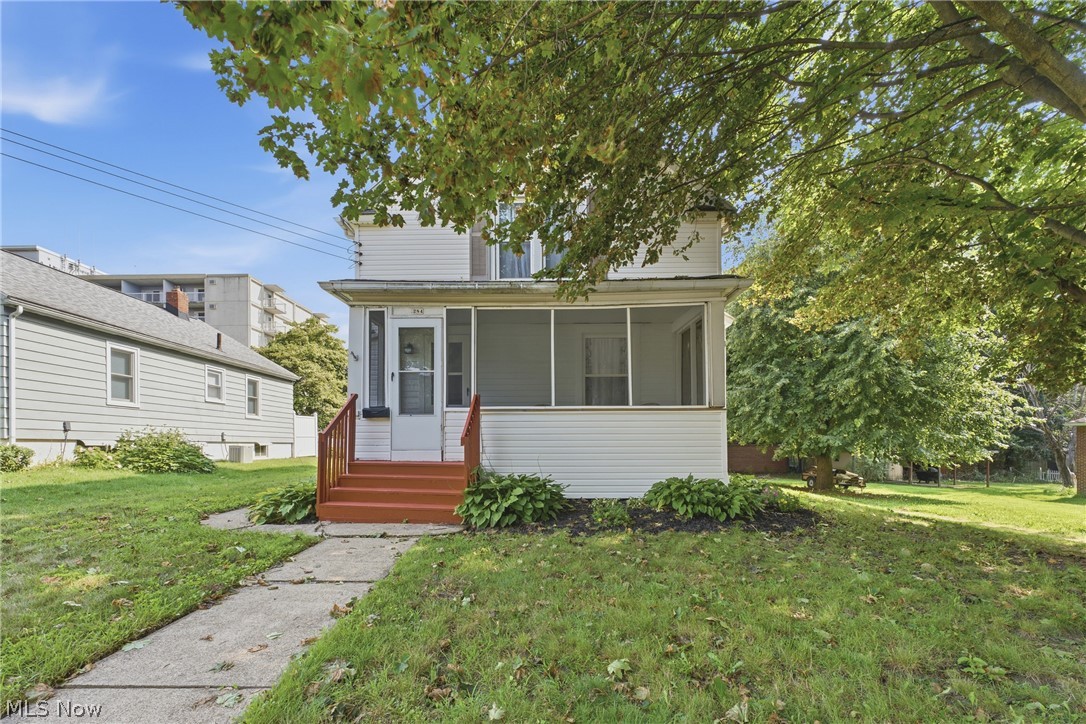 284 E Park Avenue Property Photo 1