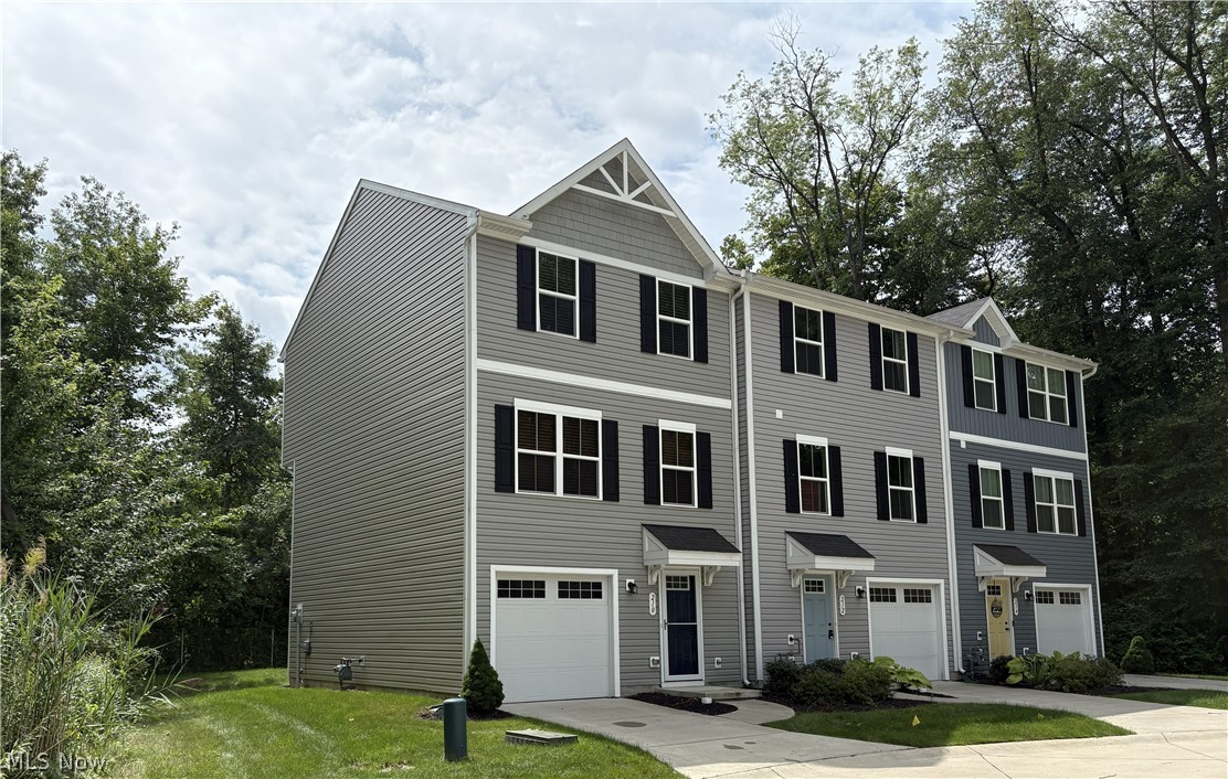 210 Raintree Lane Property Photo 1