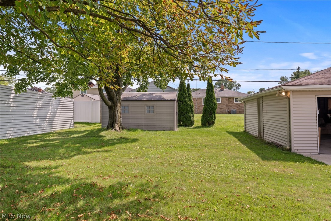 9011 Roedean Drive Property Photo 32