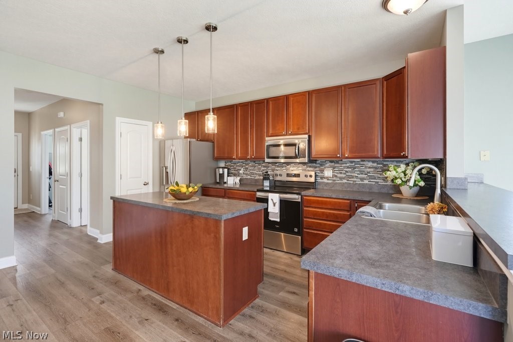 882 Queens Gate Way Property Photo 11