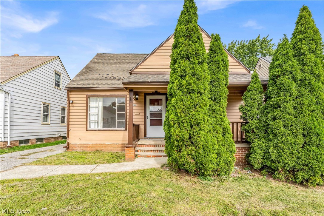 15901 Edgewood Avenue Property Photo 1