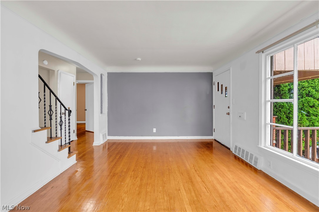 15901 Edgewood Avenue Property Photo 3
