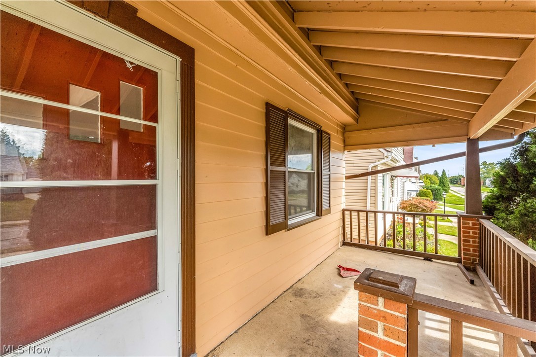 15901 Edgewood Avenue Property Photo 3