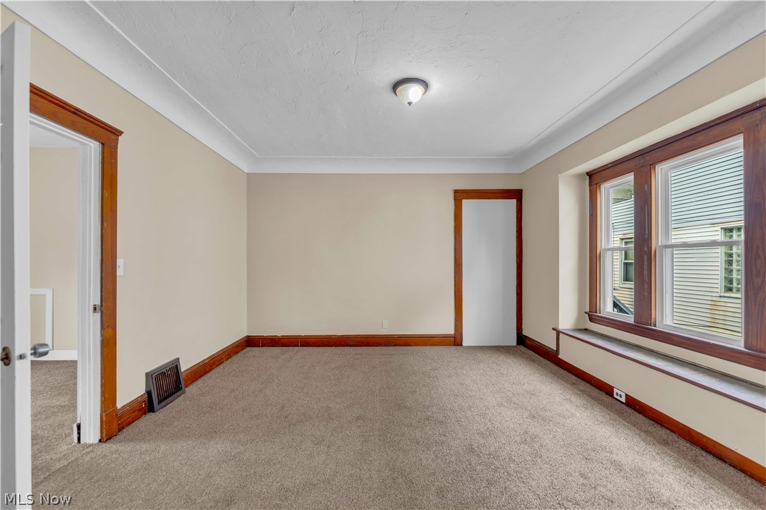 3617 E 57th Street 1/dn Property Photo 8