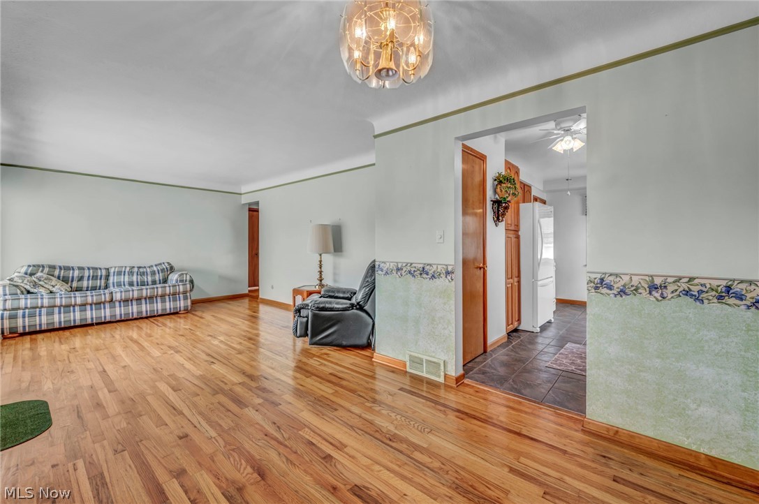 710 Bayridge Boulevard Property Photo 5