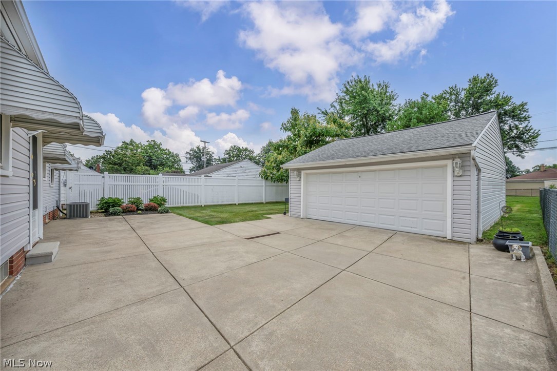 710 Bayridge Boulevard Property Photo 35