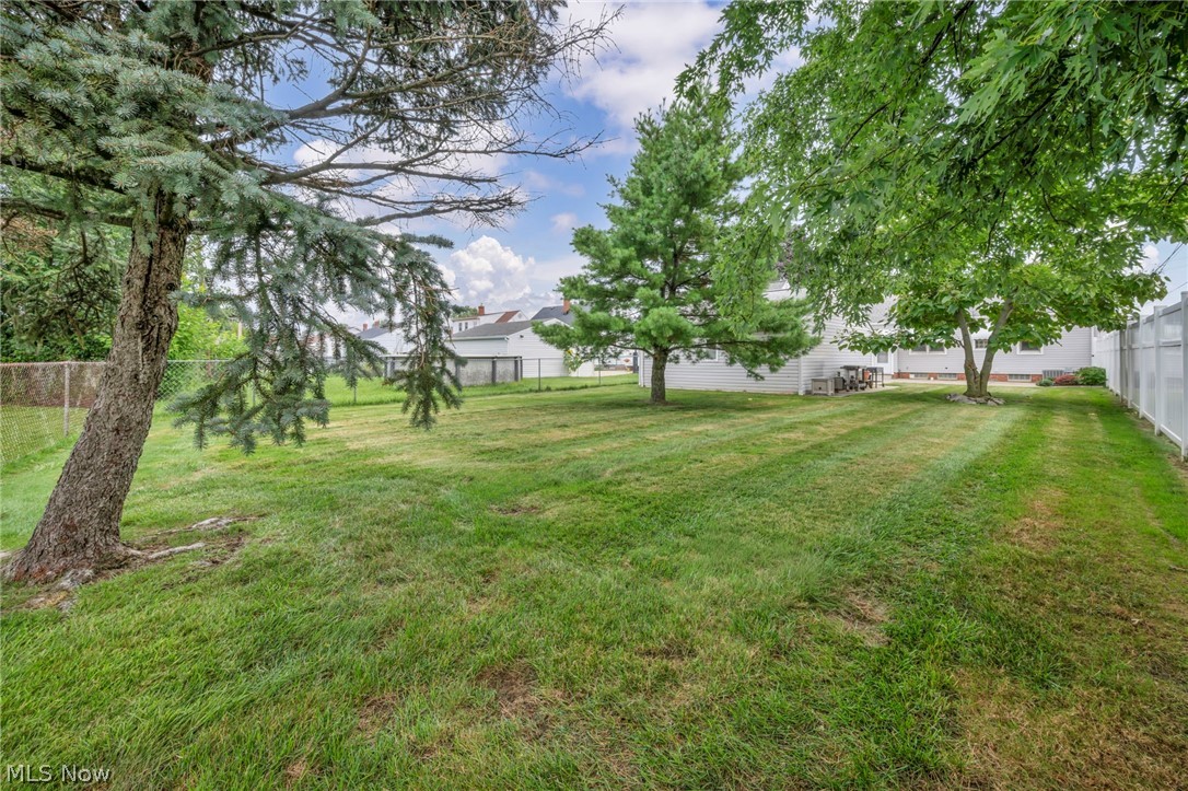 710 Bayridge Boulevard Property Photo 37