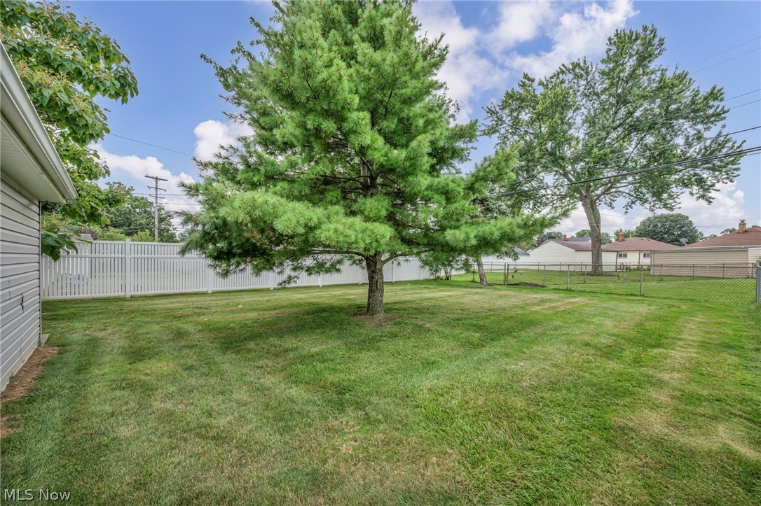 710 Bayridge Boulevard Property Photo 39