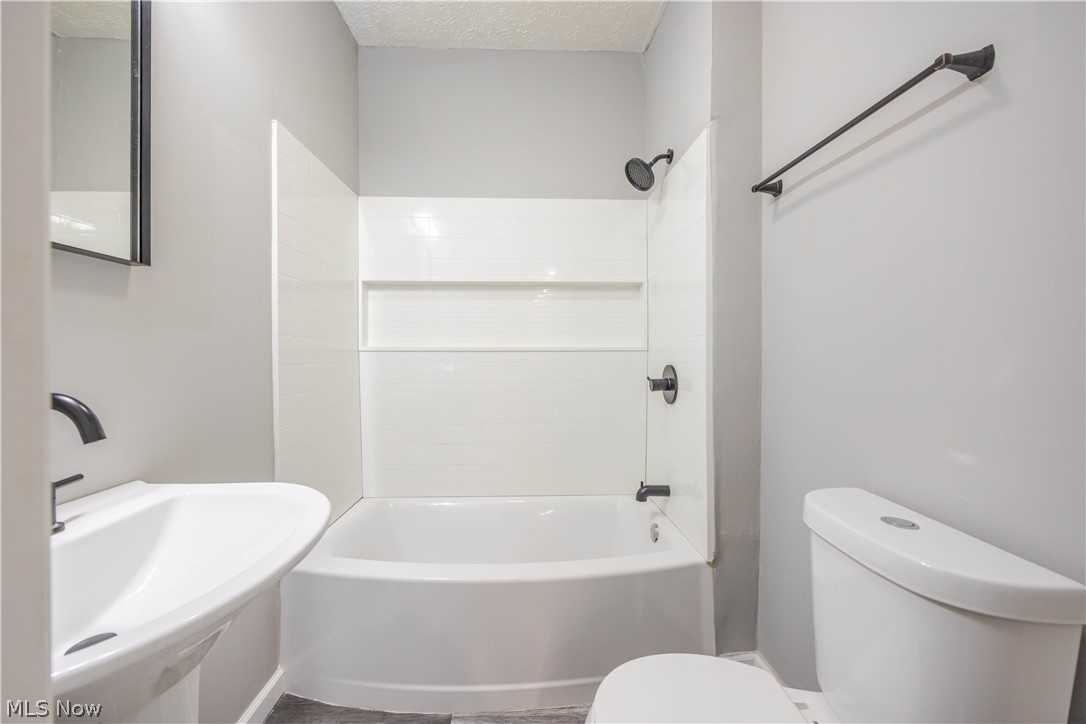 3282 W 38th Street Property Photo 23