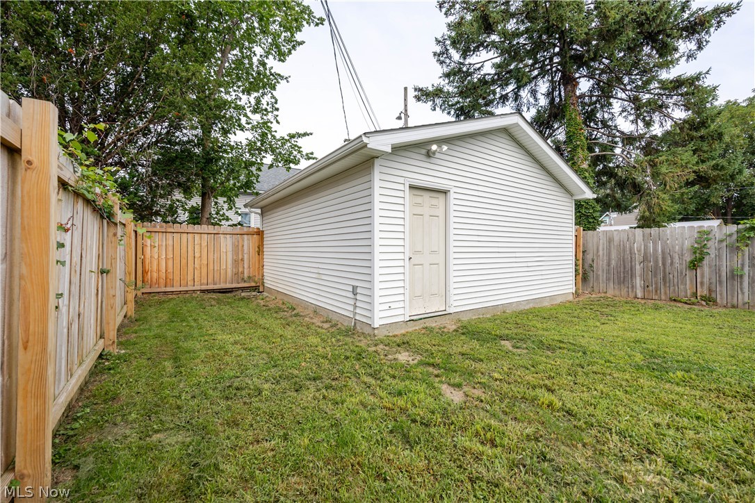 3282 W 38th Street Property Photo 46