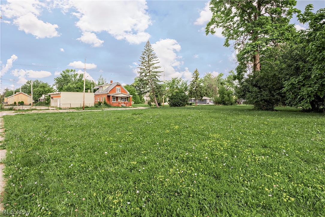 3741 E 143rd Street Property Photo 4