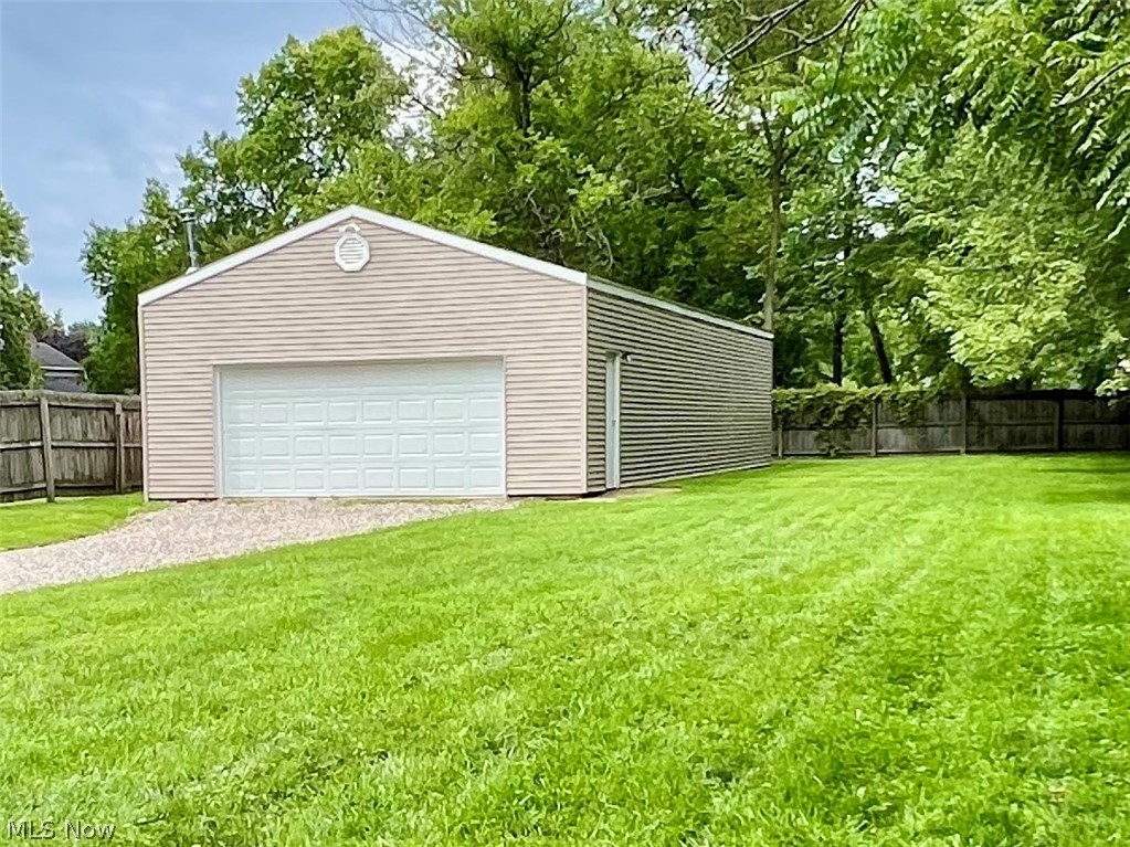 46 S River Street Property Photo 26