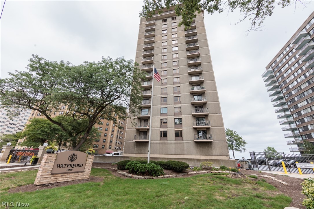 12500 Edgewater Drive 303