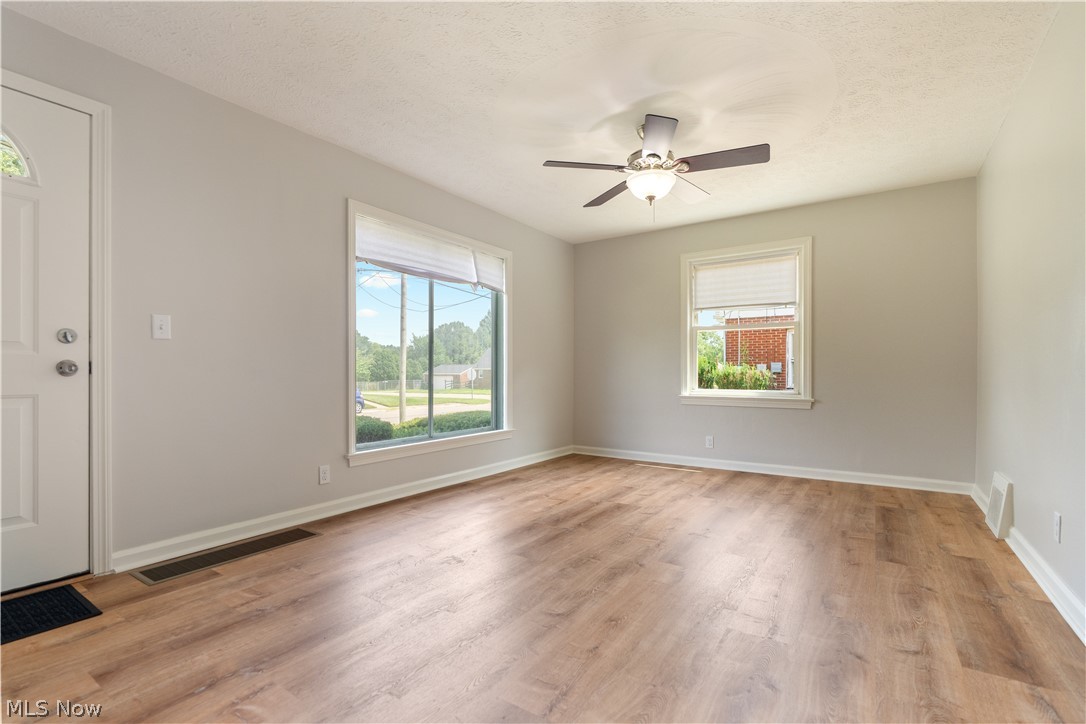 3008 Helen Place Nw Property Photo 12