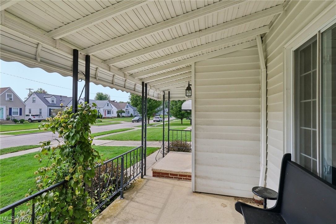 439 E 330th Street Property Photo 3