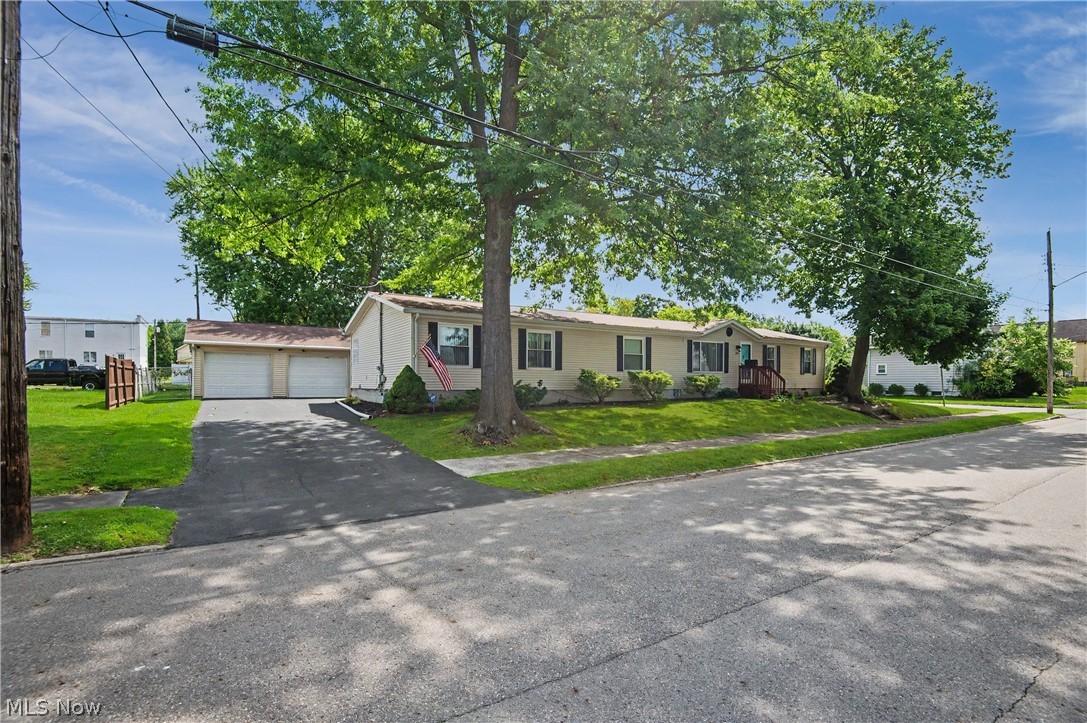 209 Cherry Avenue Property Photo 1