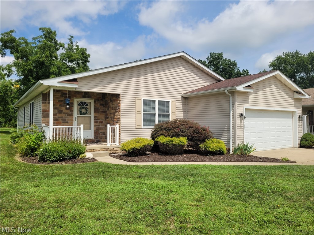 387 W Sunset Drive Property Photo 1