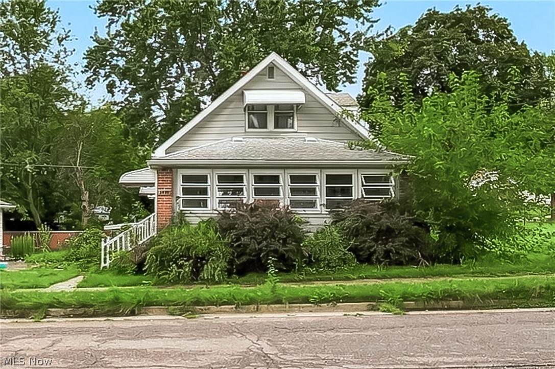 1815 Daniels Avenue Property Photo 1
