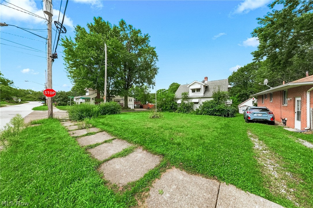 1815 Daniels Avenue Property Photo 34