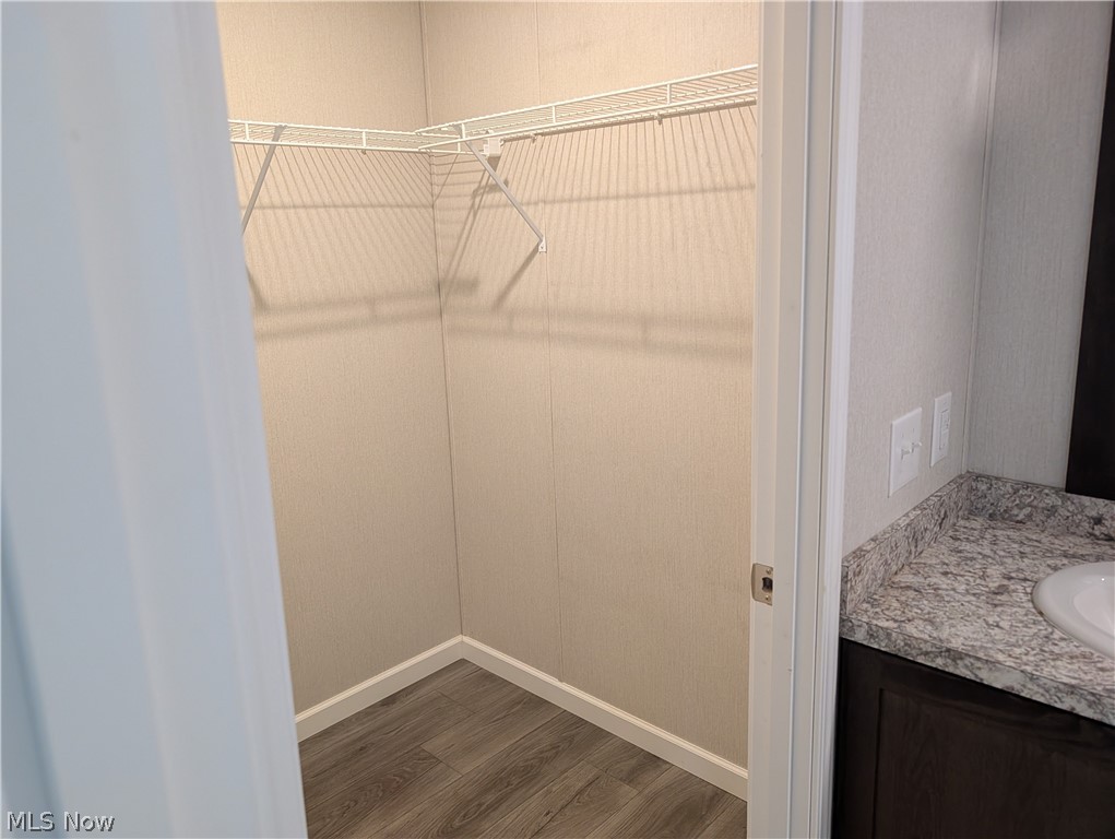 235 Edgecliff W 40 Property Photo 8
