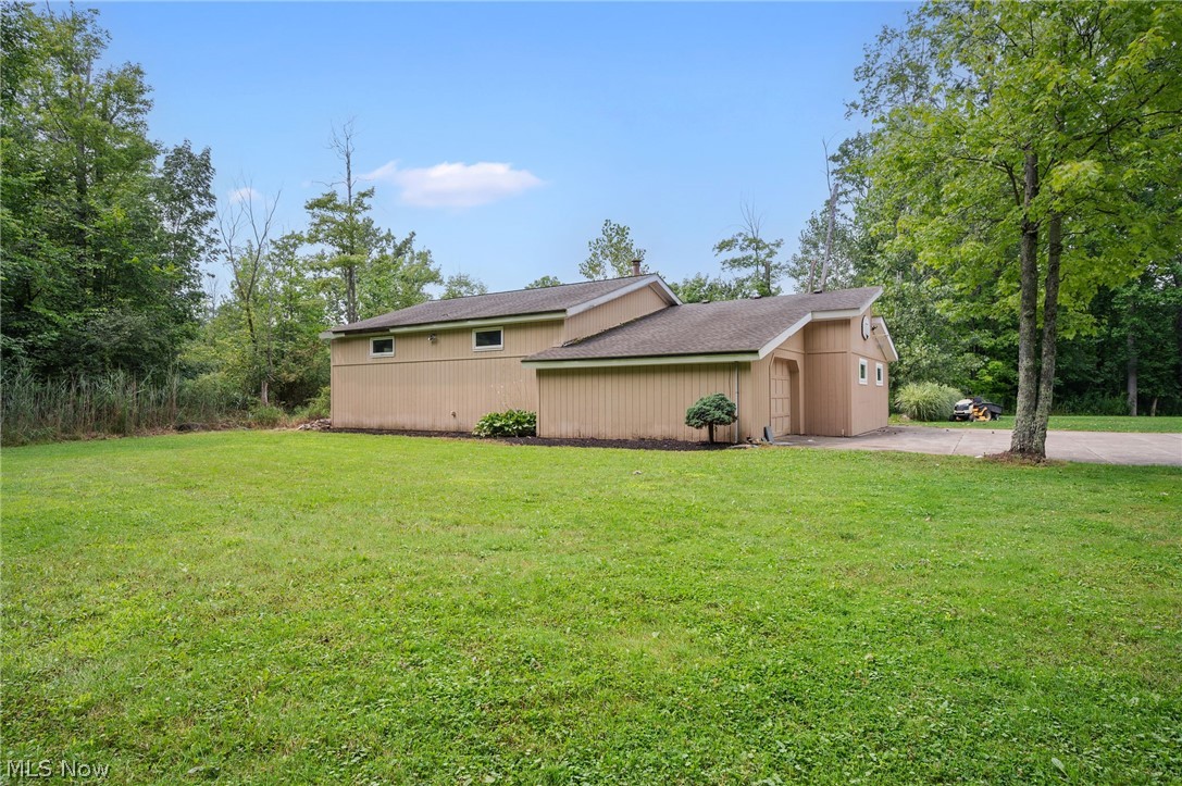 8995 Knotty Pine Lane Property Photo 40