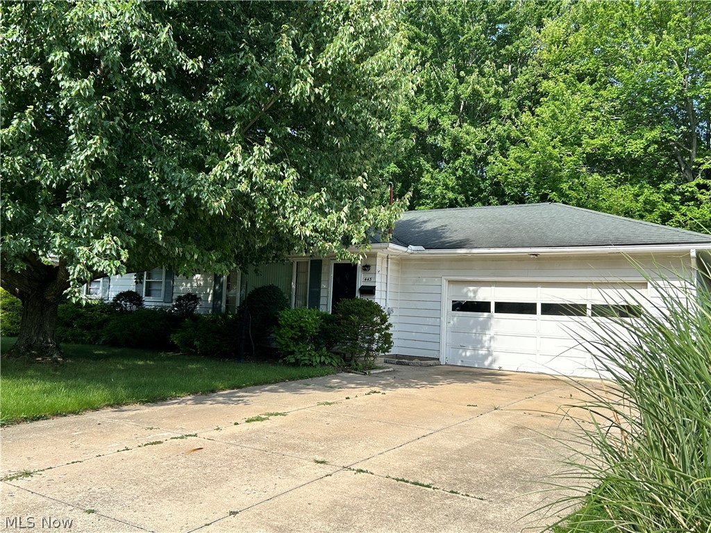 443 Lansing Road Property Photo 1