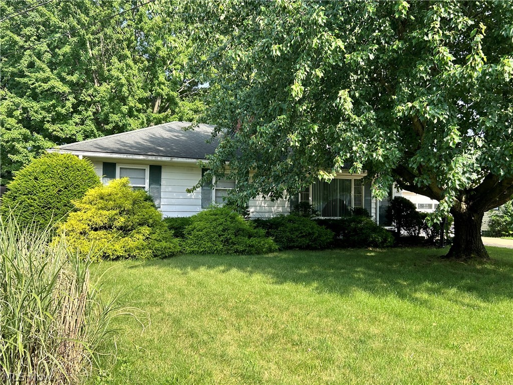 443 Lansing Road Property Photo 2