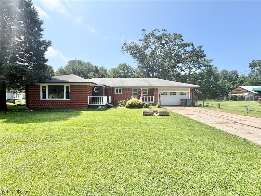 728 Hazelwood Drive Property Photo 1