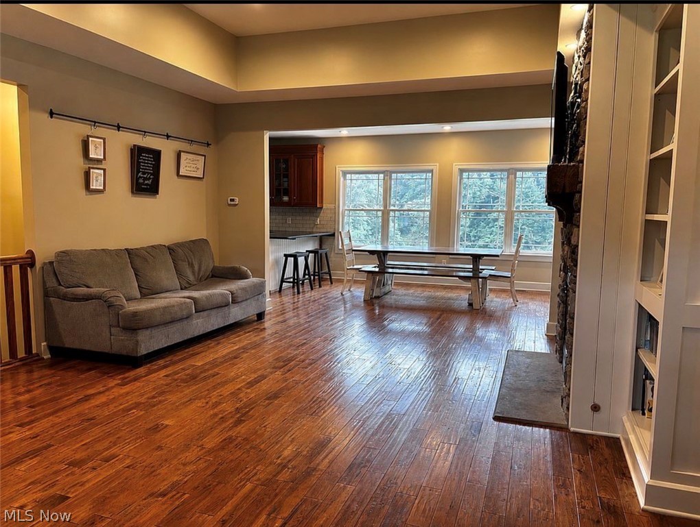 2976 Greenleaf Road Property Photo 10