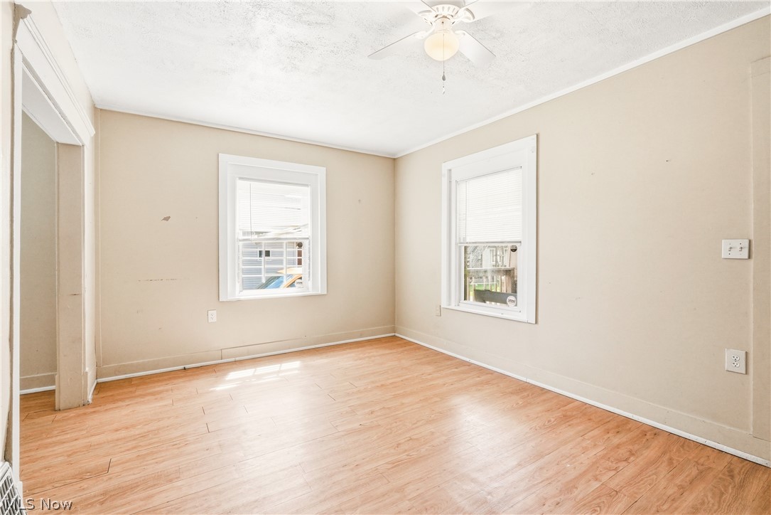 285 Sumner Court Property Photo 3