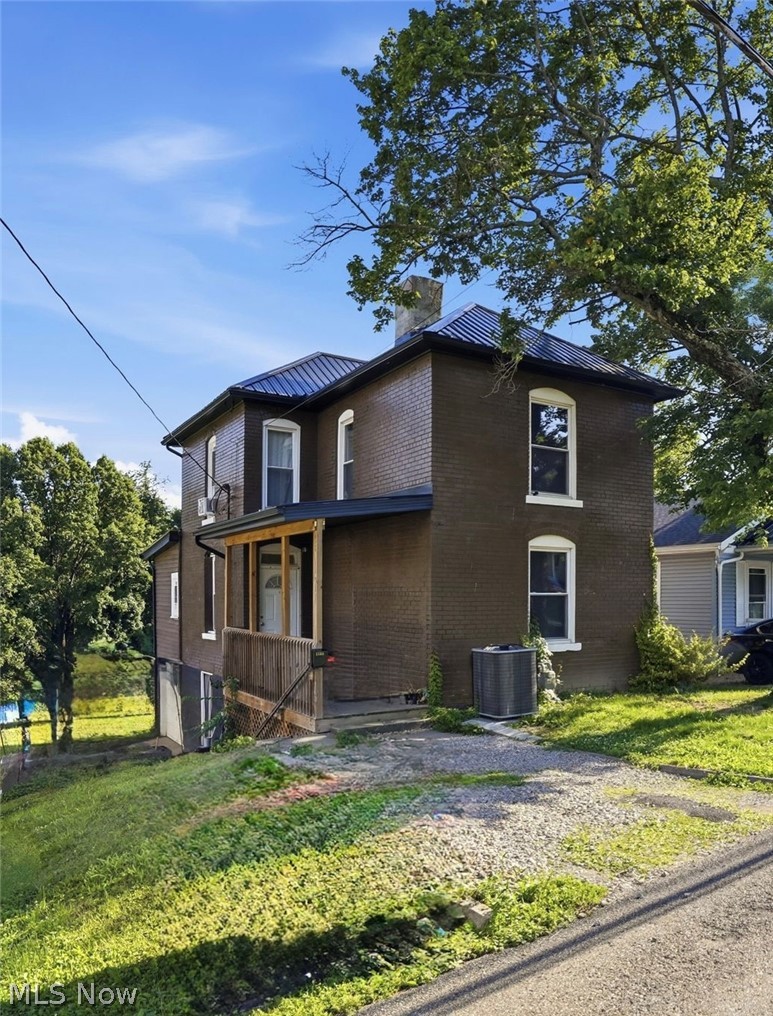 1554 Wheeling Avenue Property Photo 1