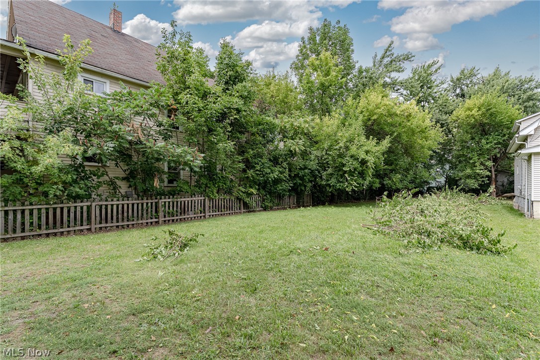 16211 Arcade Avenue Property Photo 2