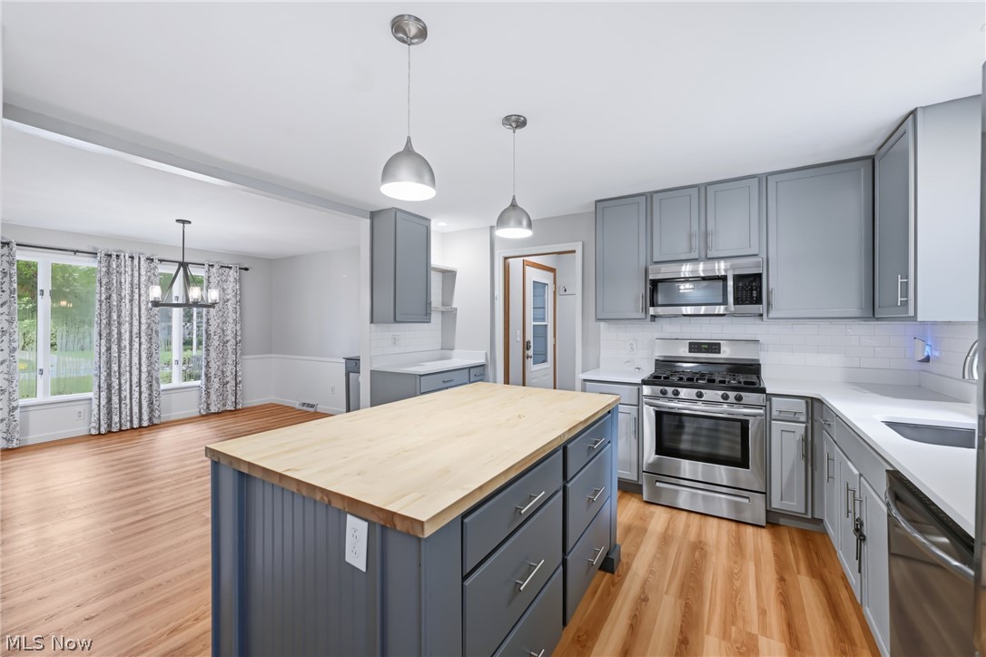 871 Glenbrook Road Property Photo 3
