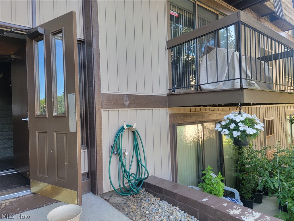 9610 Cove Drive B18 Property Photo 2