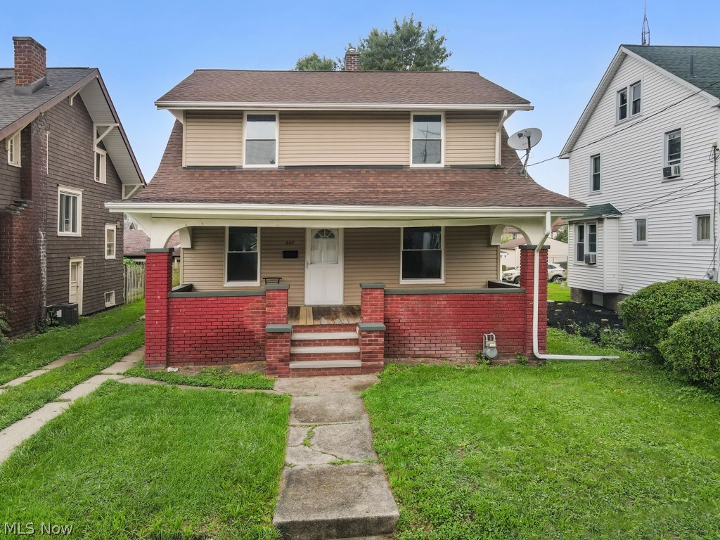 247 W Summit Street Property Photo 1