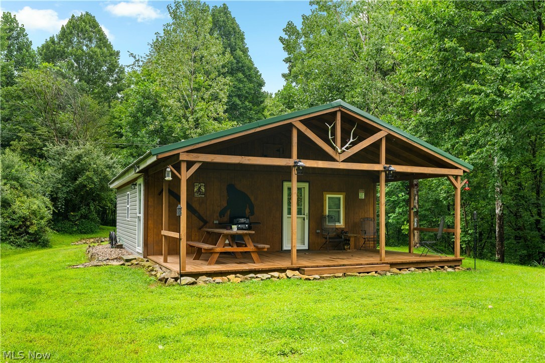 17881 Horseshoe Bend Road E Property Photo 1