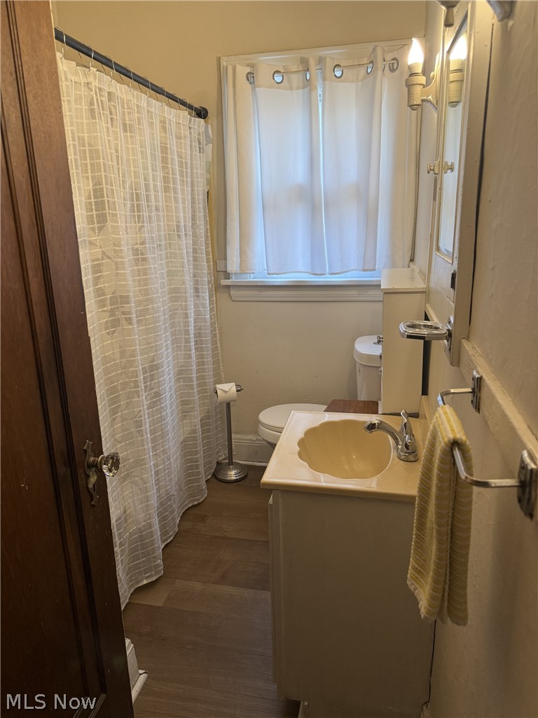 689 Schiller Avenue 3 Property Photo 6