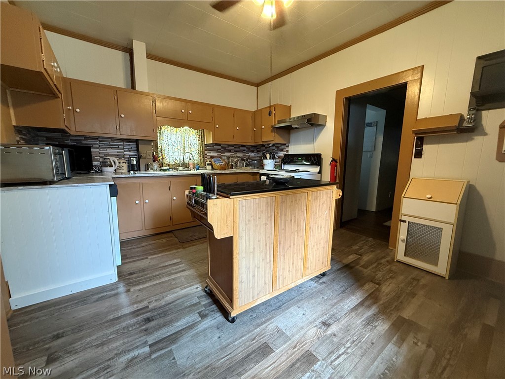 839 Locust Street Property Photo 4