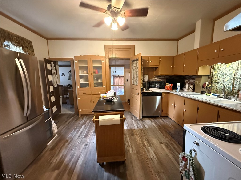 839 Locust Street Property Photo 6