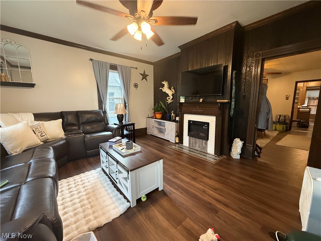 839 Locust Street Property Photo 9