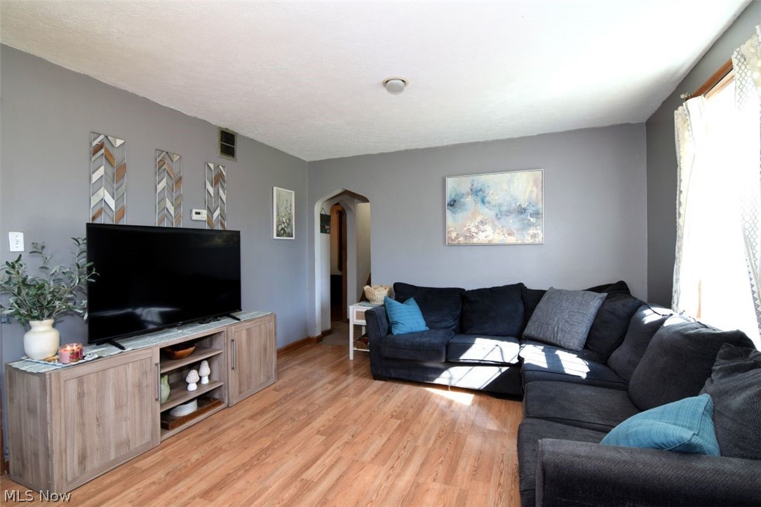 696 High Street Property Photo 4