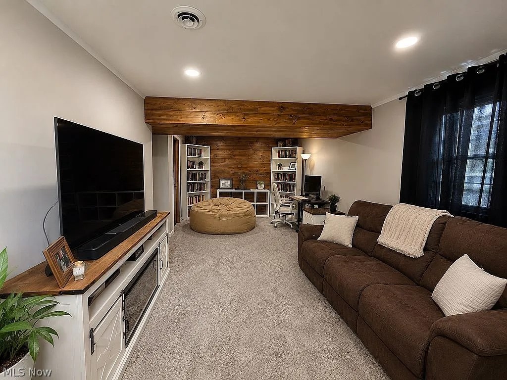 64118 Warne Drive Property Photo 12