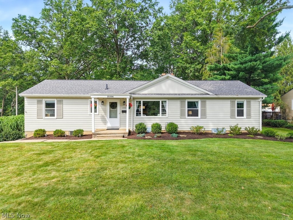 3104 Englewood Drive Property Photo 1
