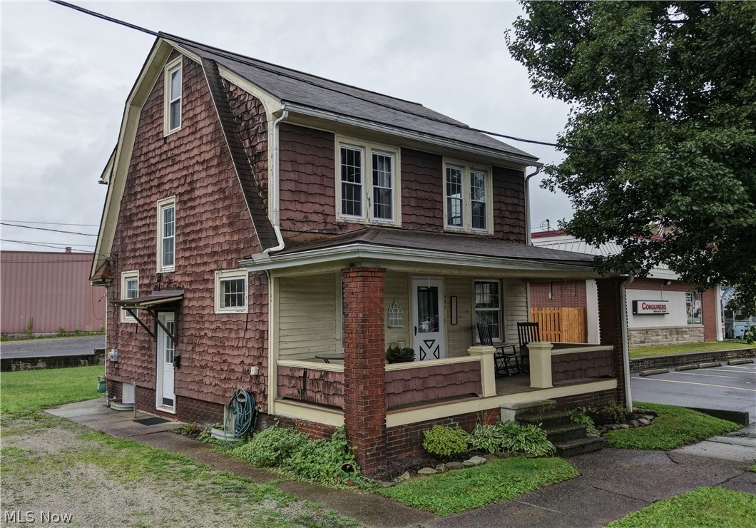 121 2nd Street Se Property Photo 3